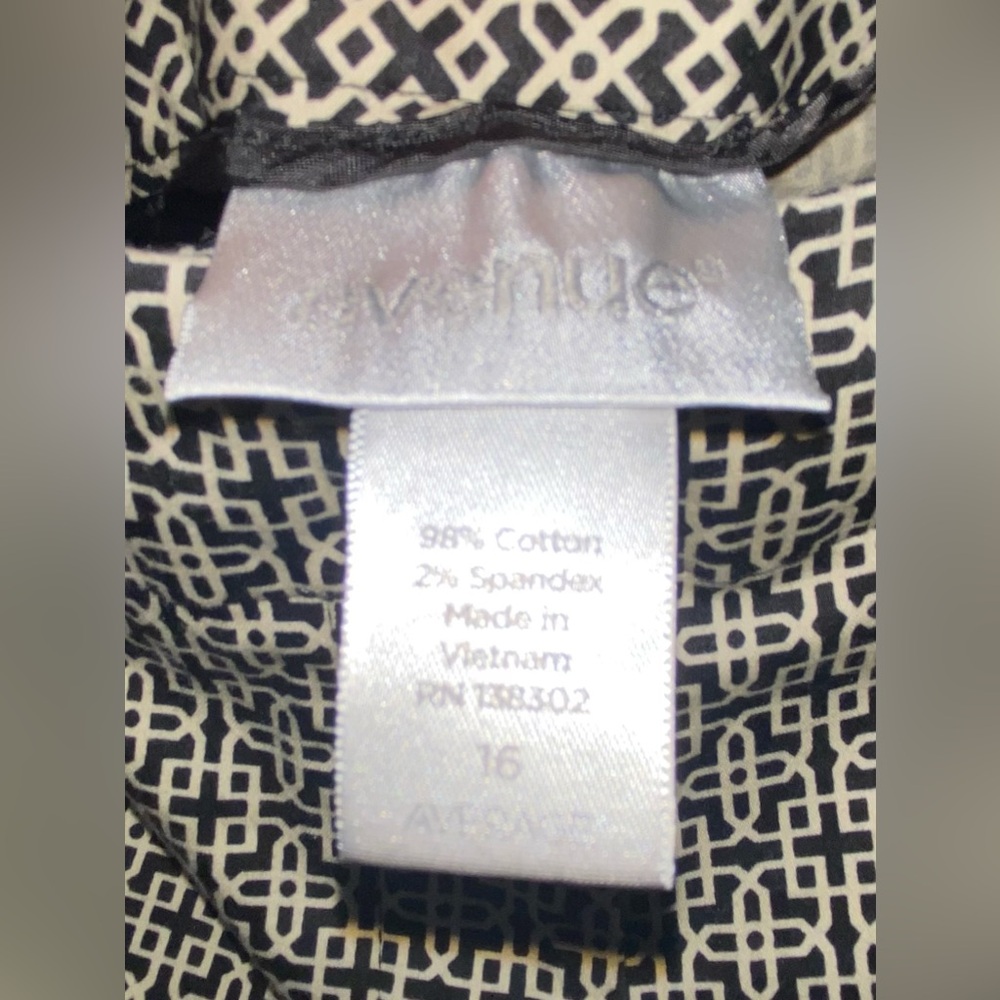 Women’s Avenue capri pants 16 - Picture 7 of 8